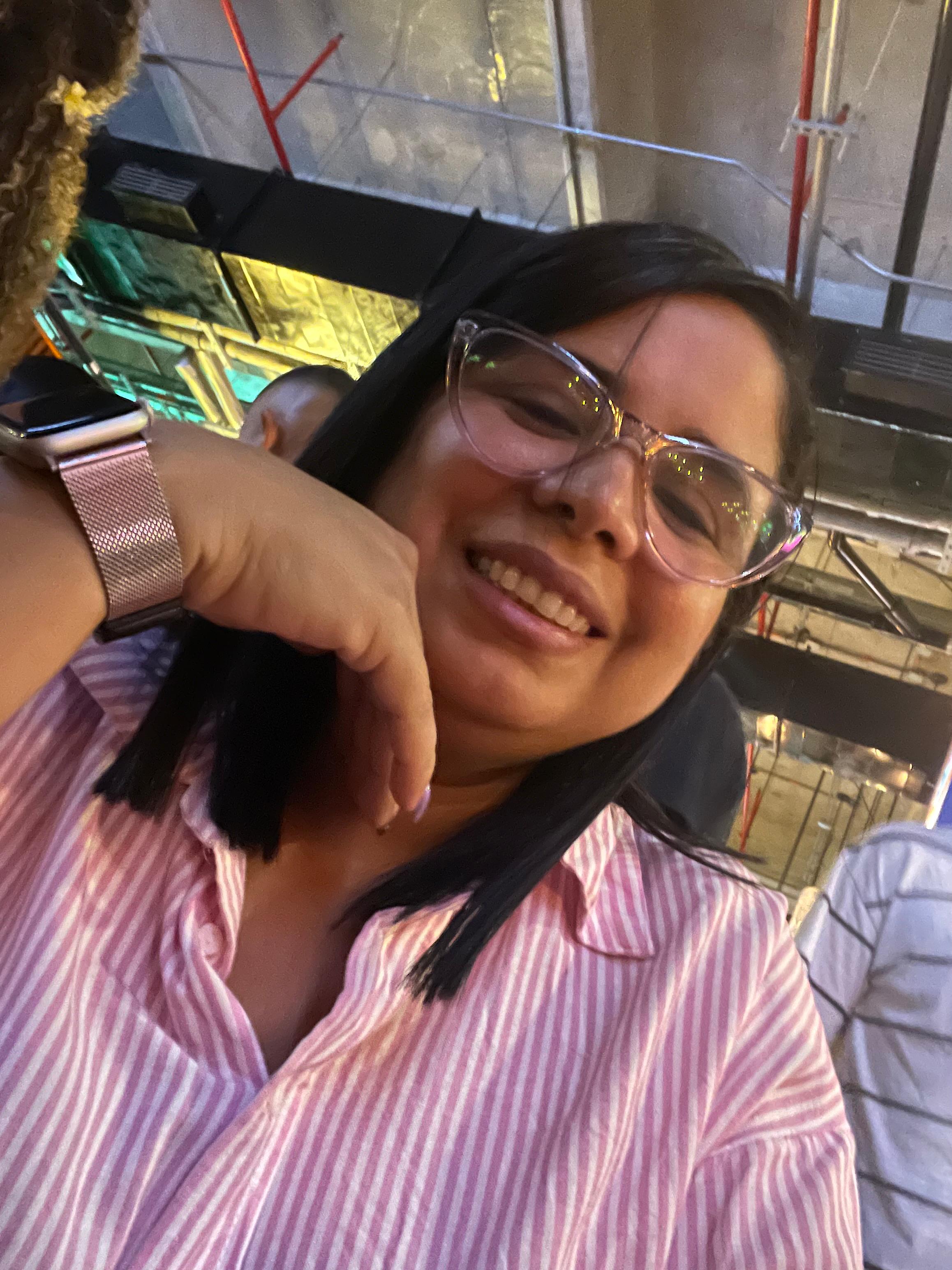 José abrazando a su mamá